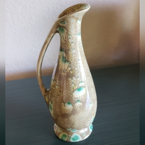 Vintage Cream & Green Mottled Hand Glazed Mid-Century Modern 70s Pre-formed Vase - Picture 6 of 8